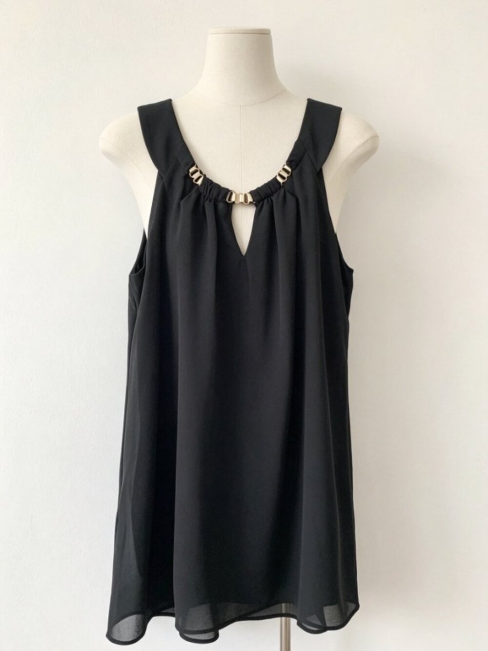 BCX Gold Jewel Beaded Halter Keyhole Neck Sleeveless Tank Blouse Flowy Black XXS